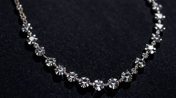 Bijoux de luxe en 2026 : les 5 raisons de faire le choix